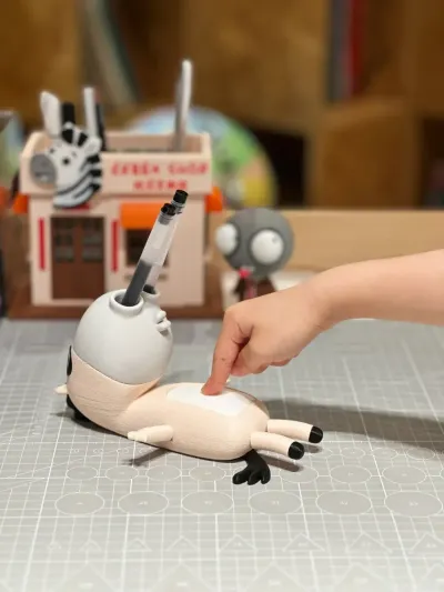 Anti-stress / Poney amusant / Orifice pour stylo 